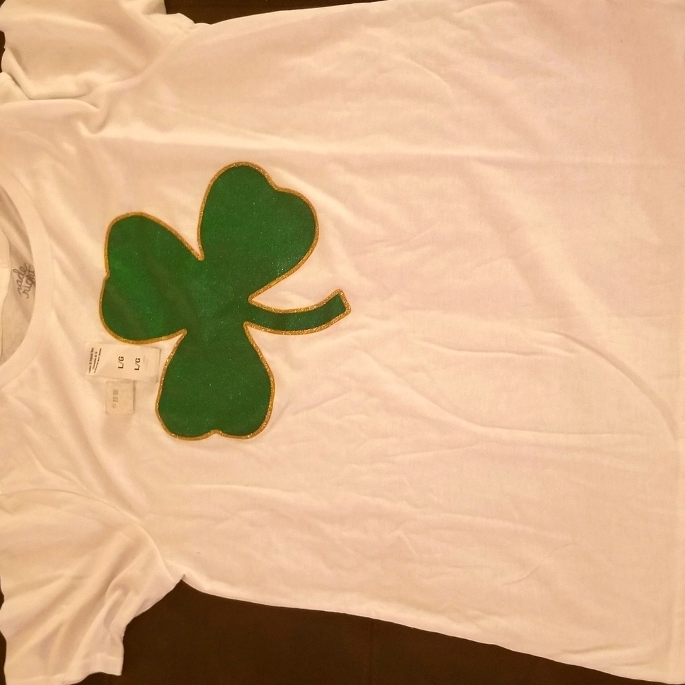 Womens shamrock tee